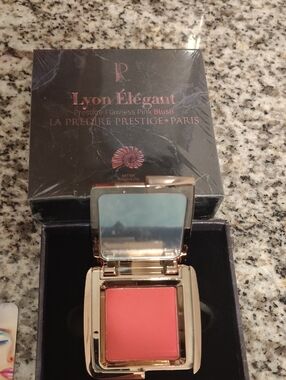 Lyon Élégant Prestige Flawless Blush — Pink